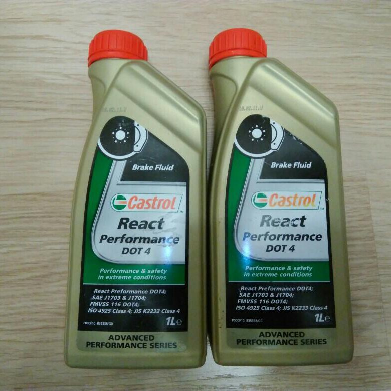 Тормозная жидкость castrol. Castrol Brake Fluid Dot 4 1л. 157f8b Castrol жидкость тормозная. Castrol React Performance Dot 4. Кастрол тормозная жидкость 1 литр артикул.